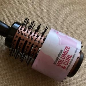 Beauty 360 Volumize and Curl Round Brush New